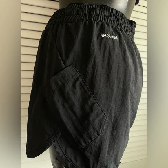 Women’s Columbia running shorts - Picture 3 of 8